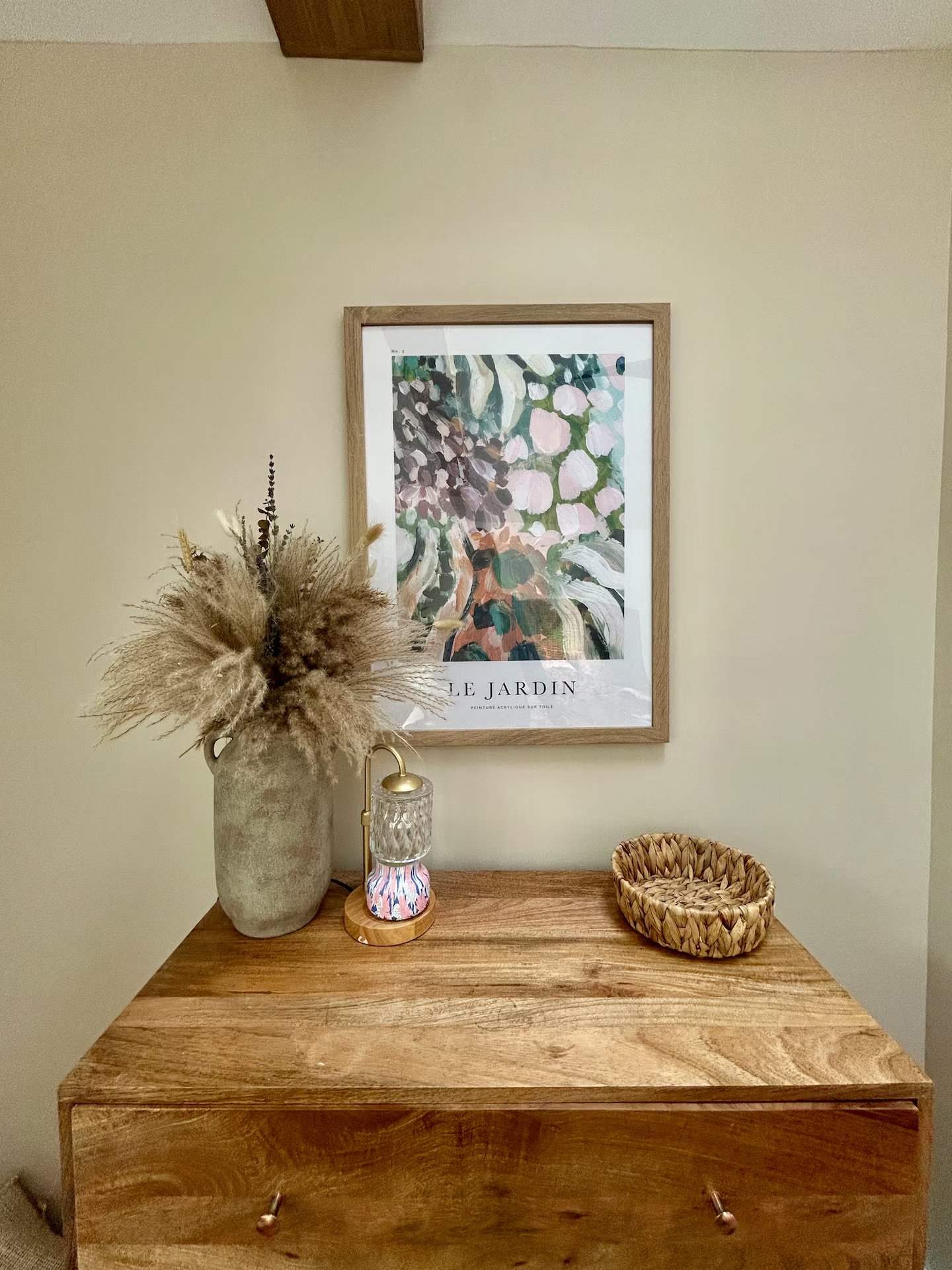 Bedroom detail
